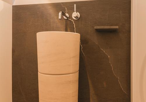 WC 7 - Naturstein